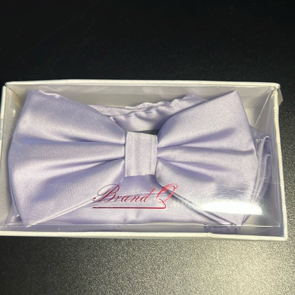 Bow tie - Picture 1 of 2